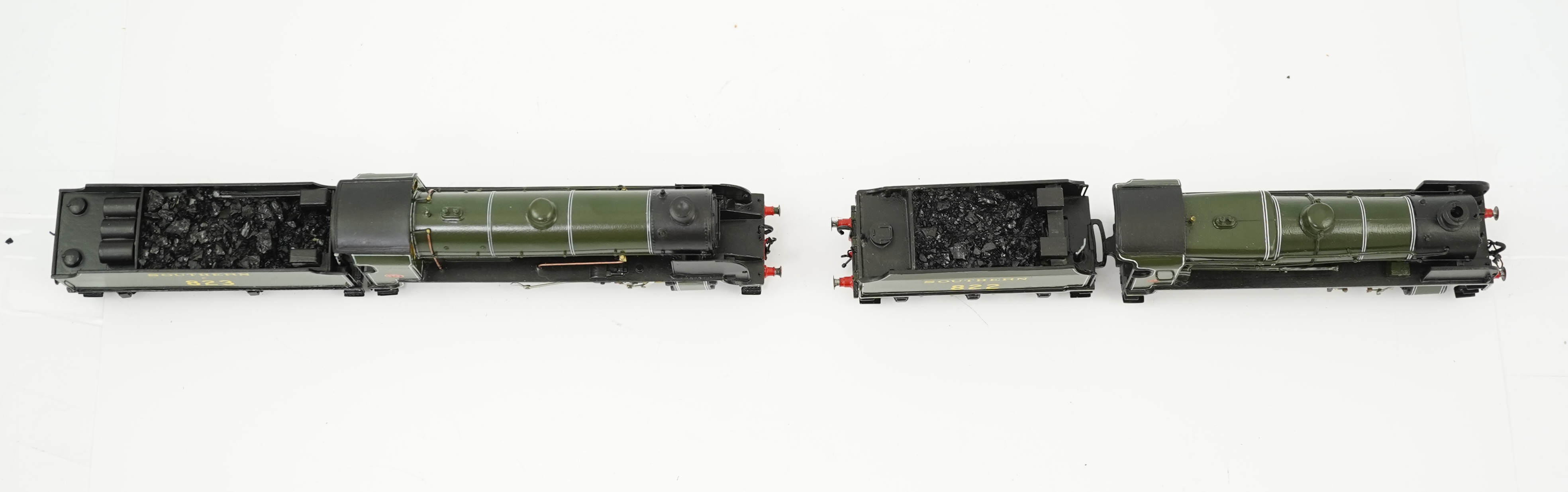Two 00 gauge brass and white metal kit built Maunsell designed Southern Railway tender locomotives; a class S15 4-6-0, 823, together with a class N1 2-6-0, 822, constructed, painted and lined to a high standard, both mot